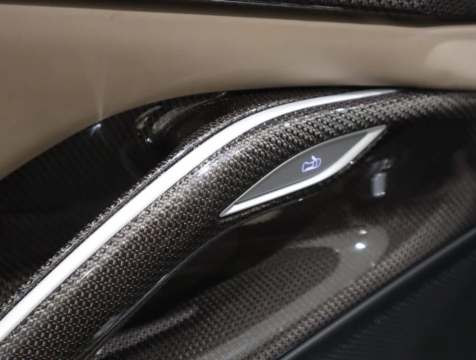 2023 Ferrari Purosangue - Image 18 of 31