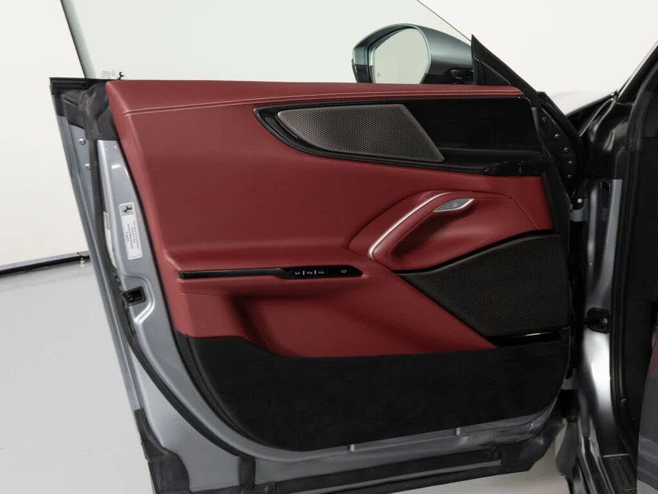 2023 Ferrari Purosangue - Image 10 of 31