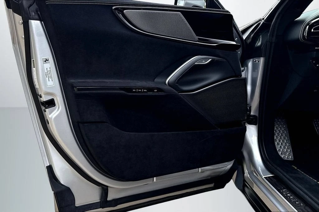 2023 Ferrari Purosangue - Image 20 of 31
