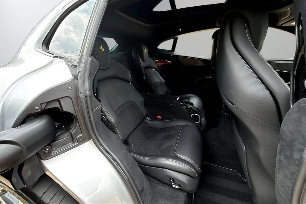 2023 Ferrari Purosangue - Image 24 of 31