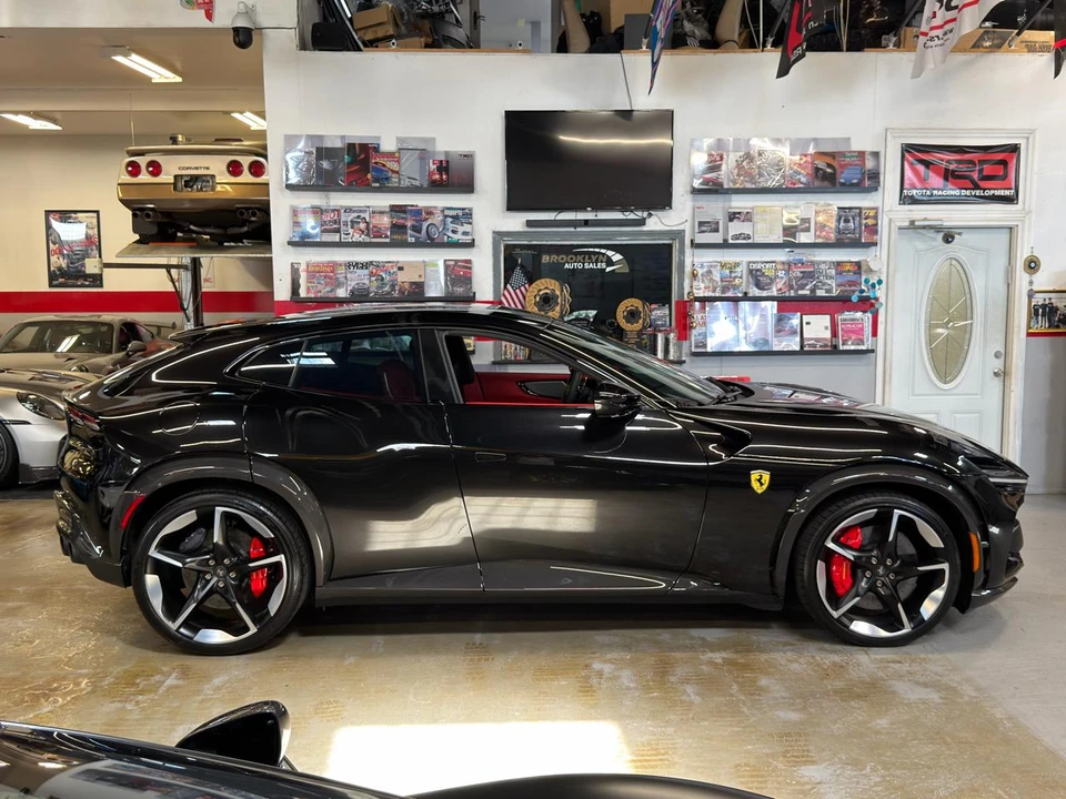 2023 Ferrari Purosangue - Image 5 of 31
