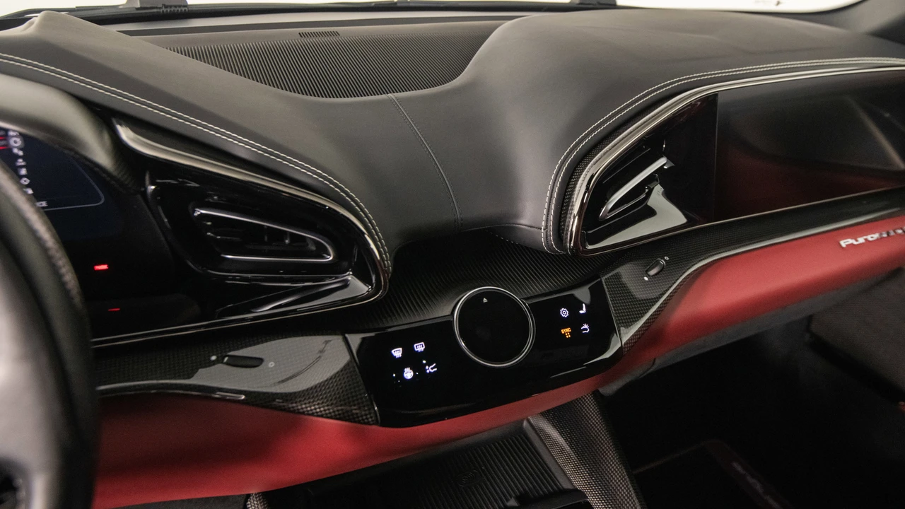 2023 Ferrari Purosangue - Image 23 of 31