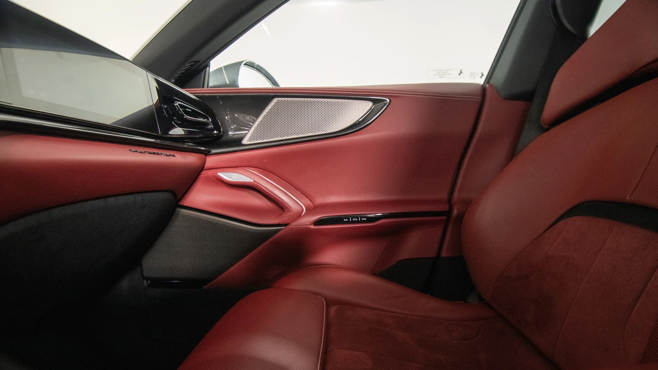 2023 Ferrari Purosangue - Image 27 of 31