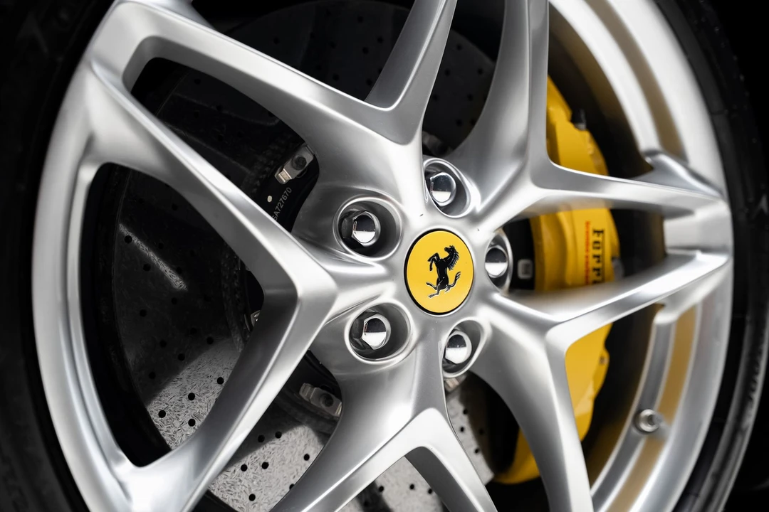2023 Ferrari Roma - Image 23 of 31