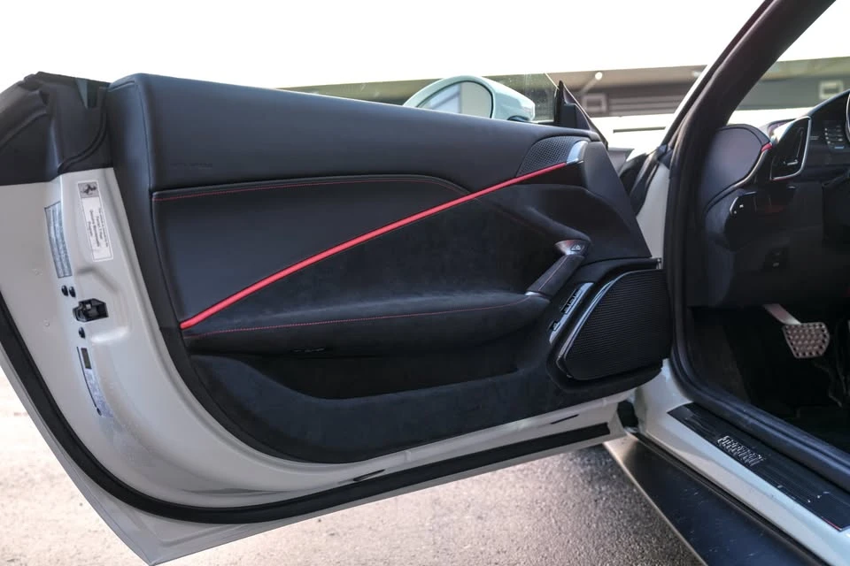 2023 Ferrari Roma - Image 17 of 20