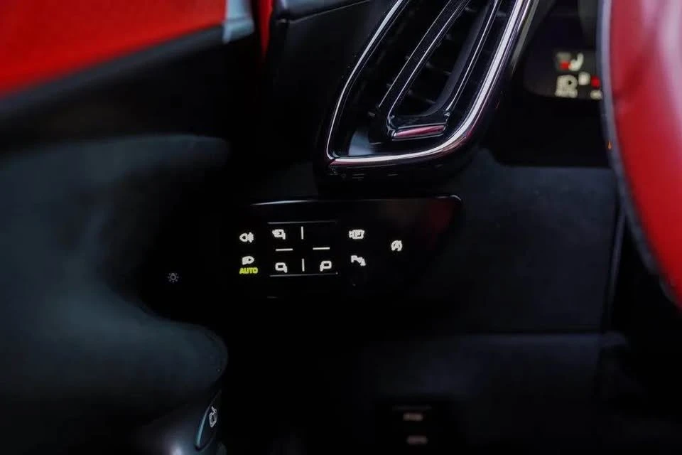 2023 Ferrari Roma - Image 17 of 20