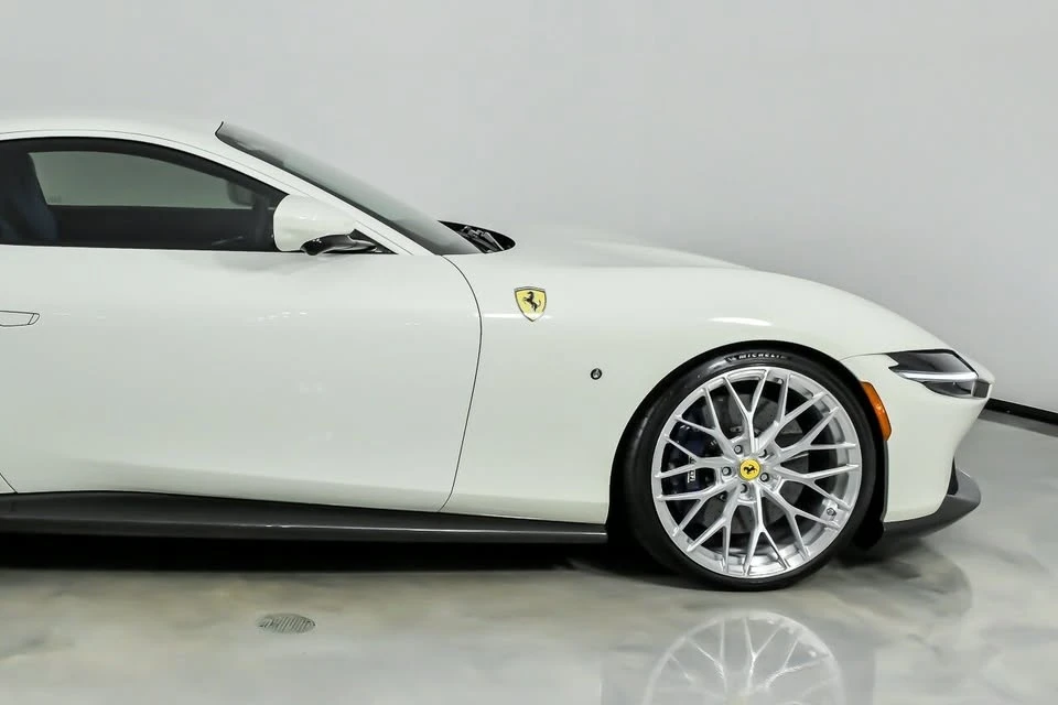2023 Ferrari Roma - Image 14 of 20