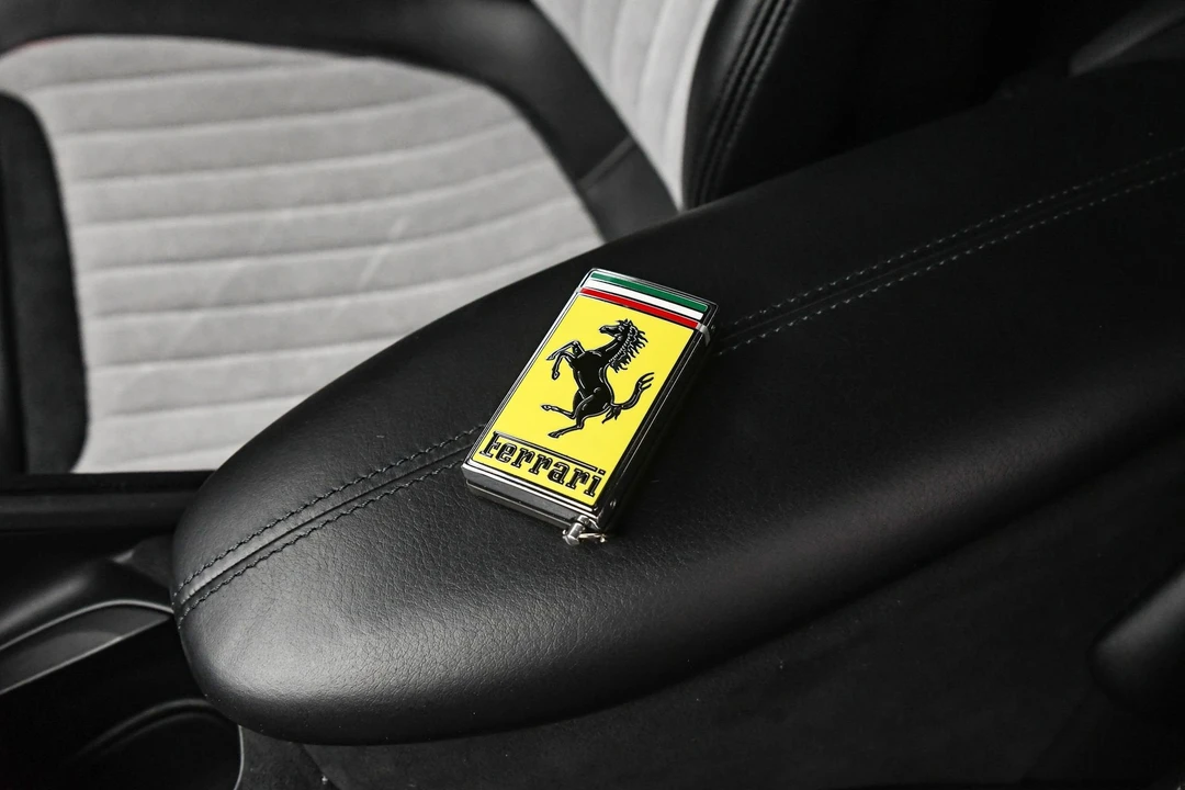 2023 Ferrari Roma - Image 21 of 31
