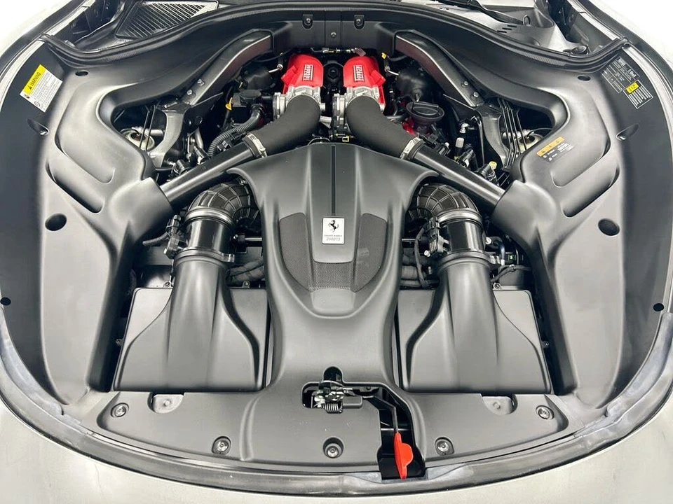 2023 Ferrari Roma - Image 27 of 31