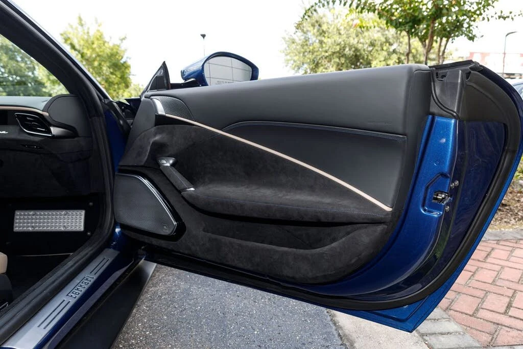 2023 Ferrari Roma - Image 16 of 31