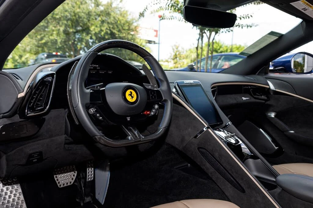 2023 Ferrari Roma - Image 24 of 31