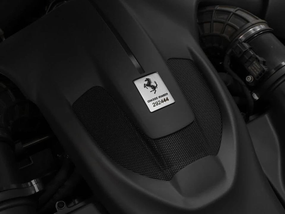 2023 Ferrari Roma - Image 16 of 31