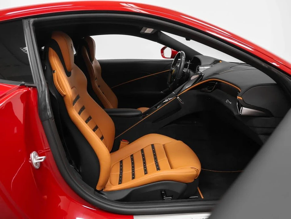 2023 Ferrari Roma - Image 27 of 31