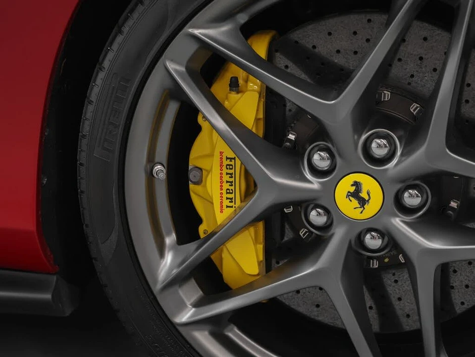 2023 Ferrari Roma - Image 13 of 31