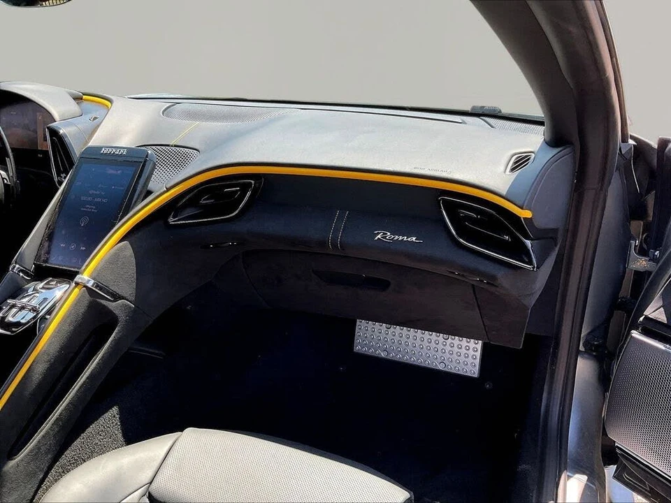 2023 Ferrari Roma - Image 28 of 31