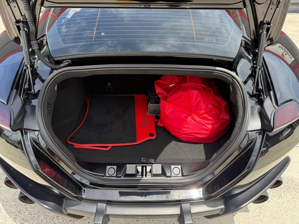 2023 Ferrari Roma - Image 19 of 31