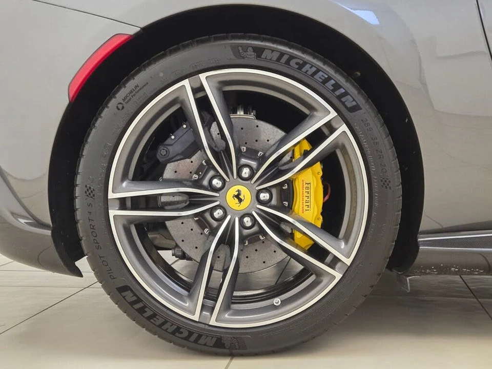 2023 Ferrari Roma - Image 7 of 31