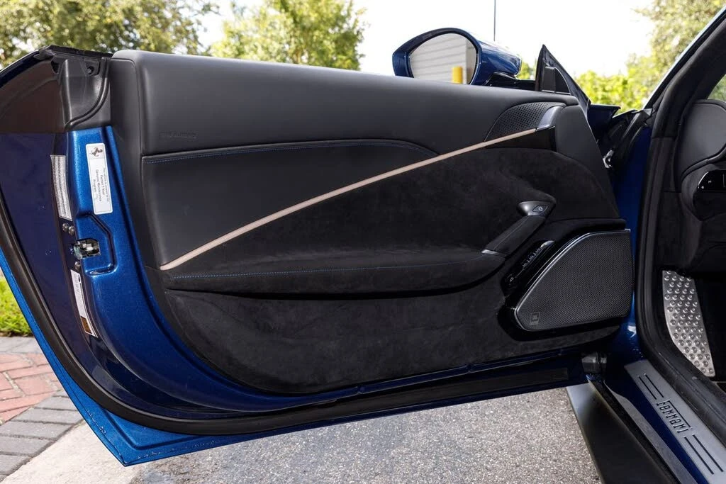 2023 Ferrari Roma - Image 22 of 31