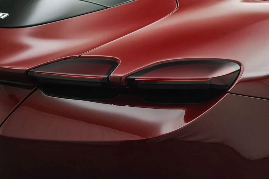 2023 Ferrari Roma - Image 26 of 31