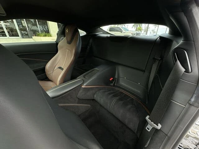 2023 Ferrari Roma - Image 29 of 31