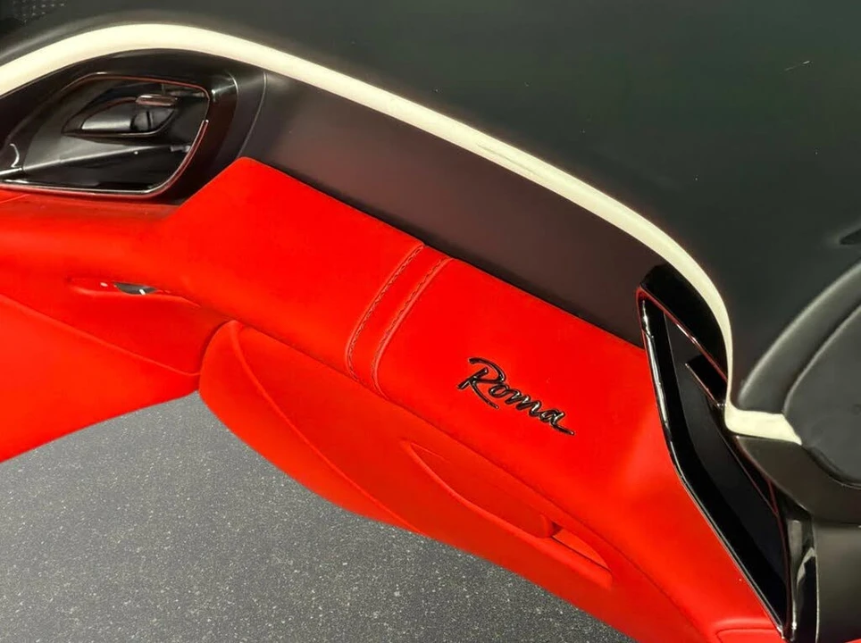 2023 Ferrari Roma - Image 25 of 31