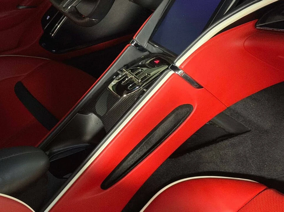 2023 Ferrari Roma - Image 23 of 31