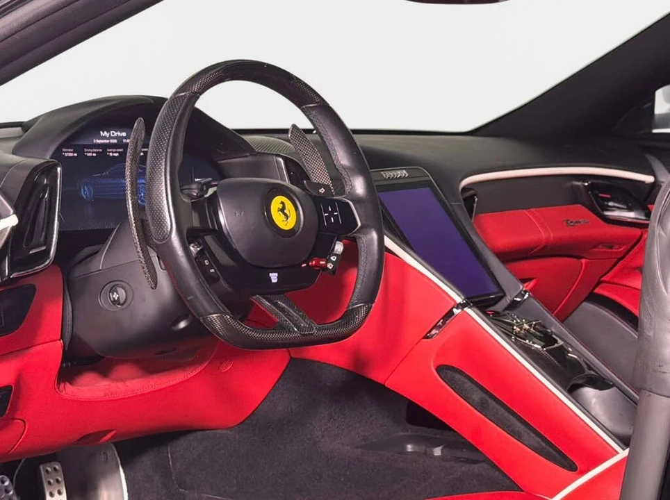 2023 Ferrari Roma - Image 28 of 31
