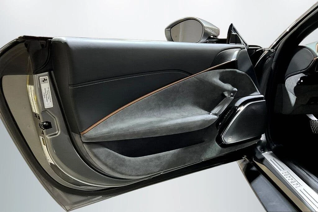 2023 Ferrari Roma - Image 18 of 31