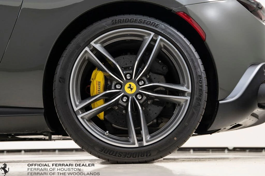2023 Ferrari Roma - Image 17 of 31