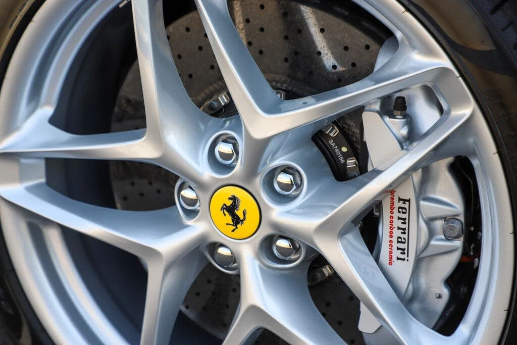 2023 Ferrari Roma - Image 22 of 31