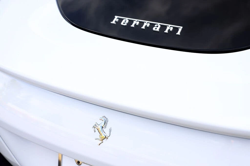 2023 Ferrari Roma - Image 24 of 31