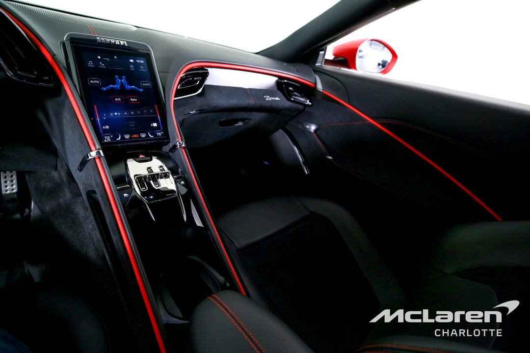 2023 Ferrari Roma - Image 15 of 21