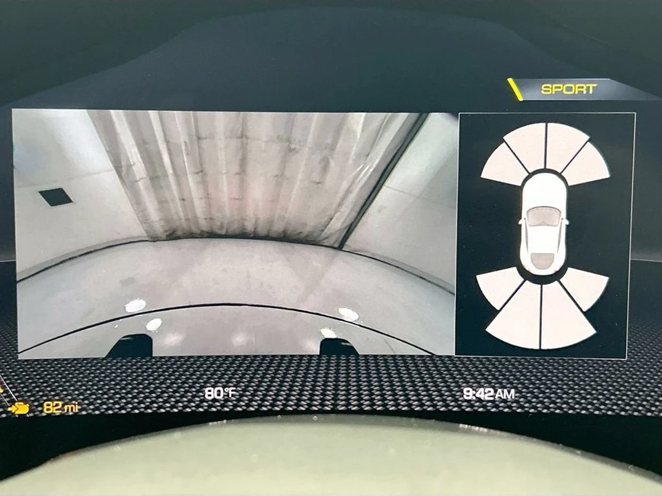2023 Ferrari Roma - Image 15 of 31