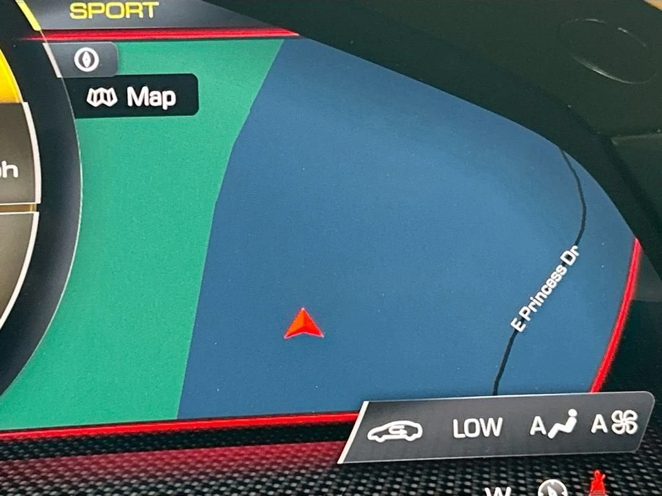 2023 Ferrari Roma - Image 14 of 31