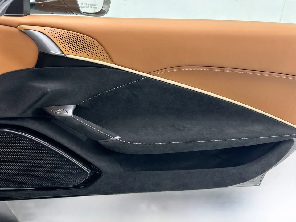 2023 Ferrari Roma - Image 24 of 31