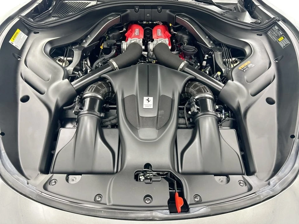 2023 Ferrari Roma - Image 27 of 31