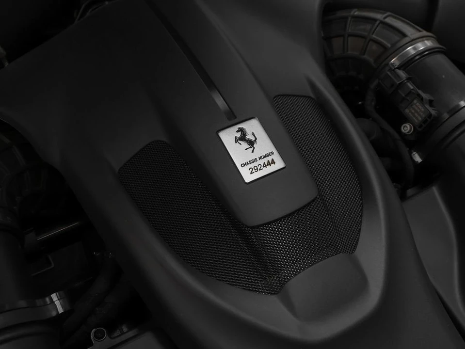 2023 Ferrari Roma - Image 16 of 31