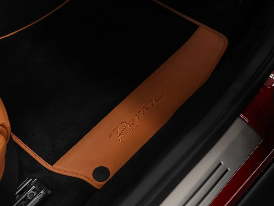 2023 Ferrari Roma - Image 21 of 31