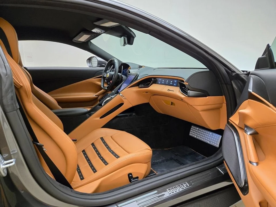 2023 Ferrari Roma - Image 23 of 31