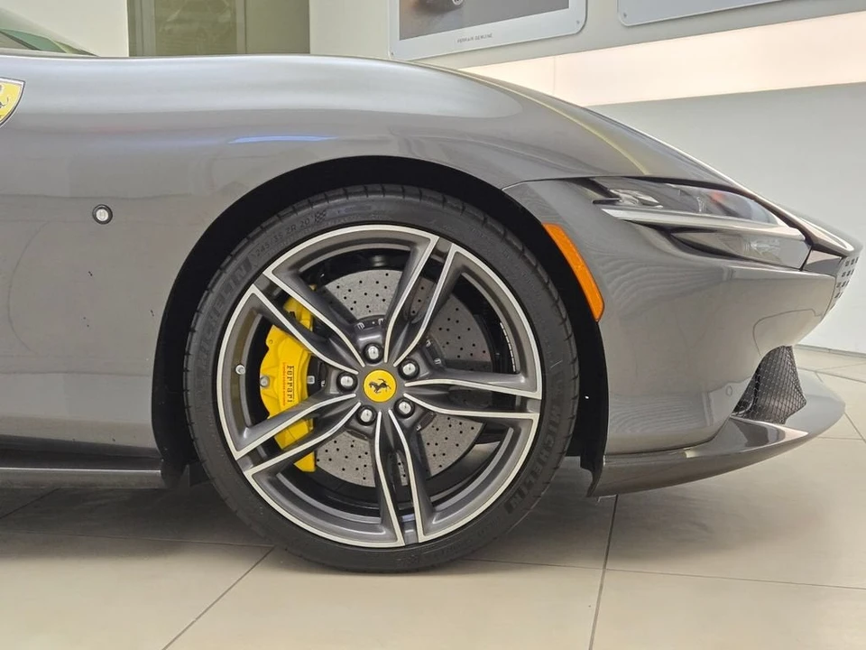 2023 Ferrari Roma - Image 8 of 31