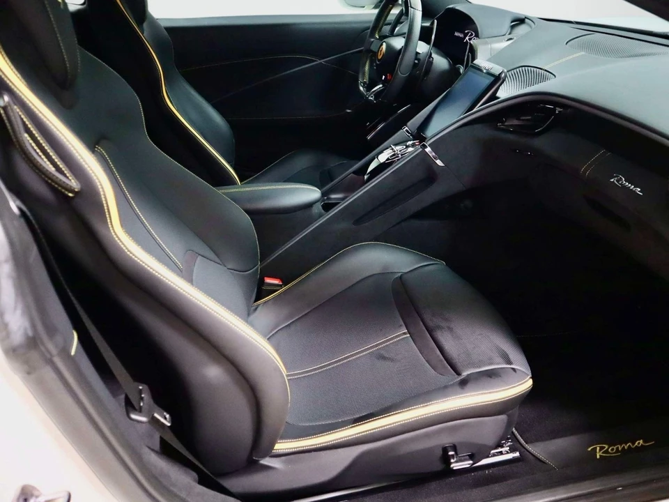 2023 Ferrari Roma - Image 14 of 31