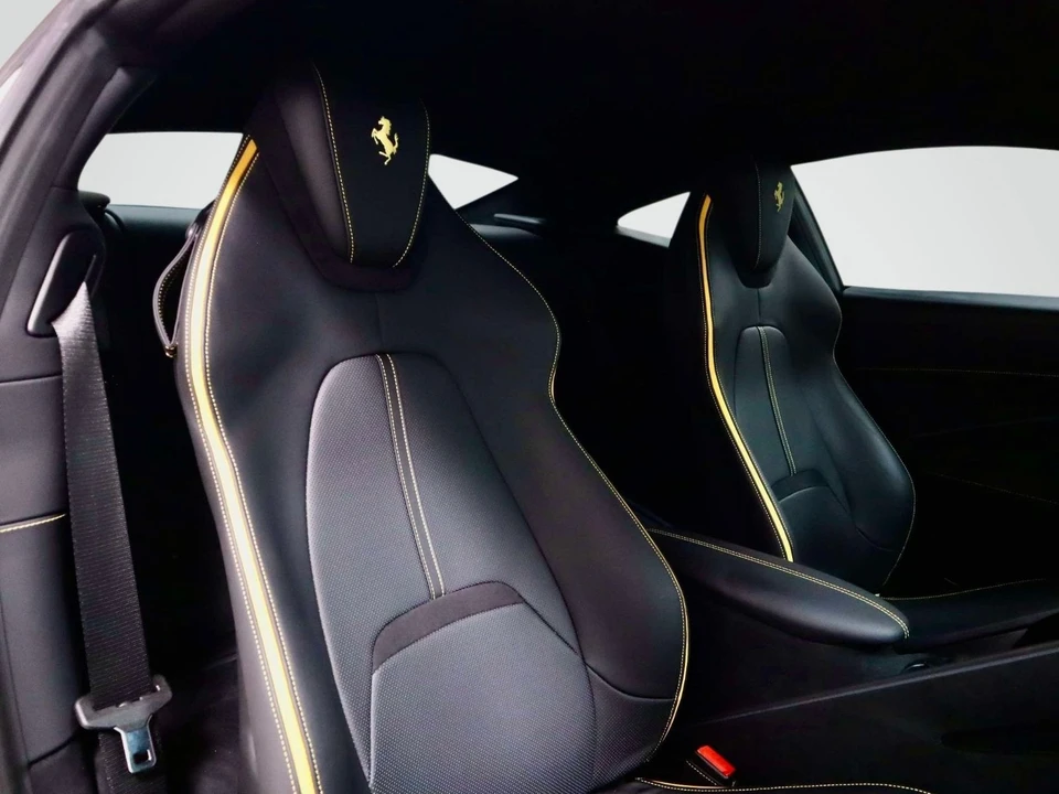 2023 Ferrari Roma - Image 16 of 31