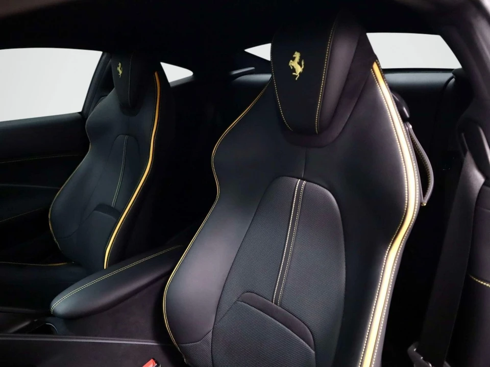 2023 Ferrari Roma - Image 22 of 31