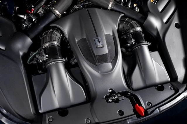 2023 Ferrari Roma - Image 17 of 31