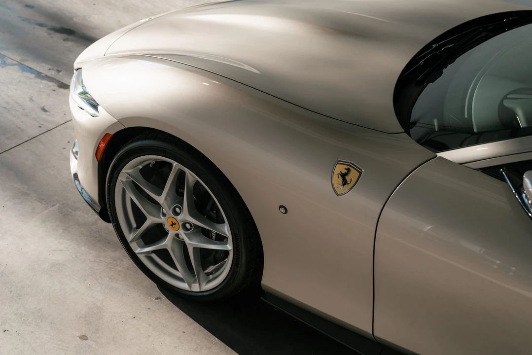 2023 Ferrari Roma - Image 29 of 31