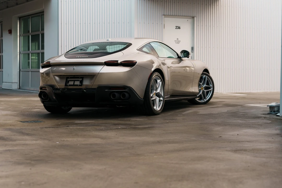 2023 Ferrari Roma - Image 12 of 31