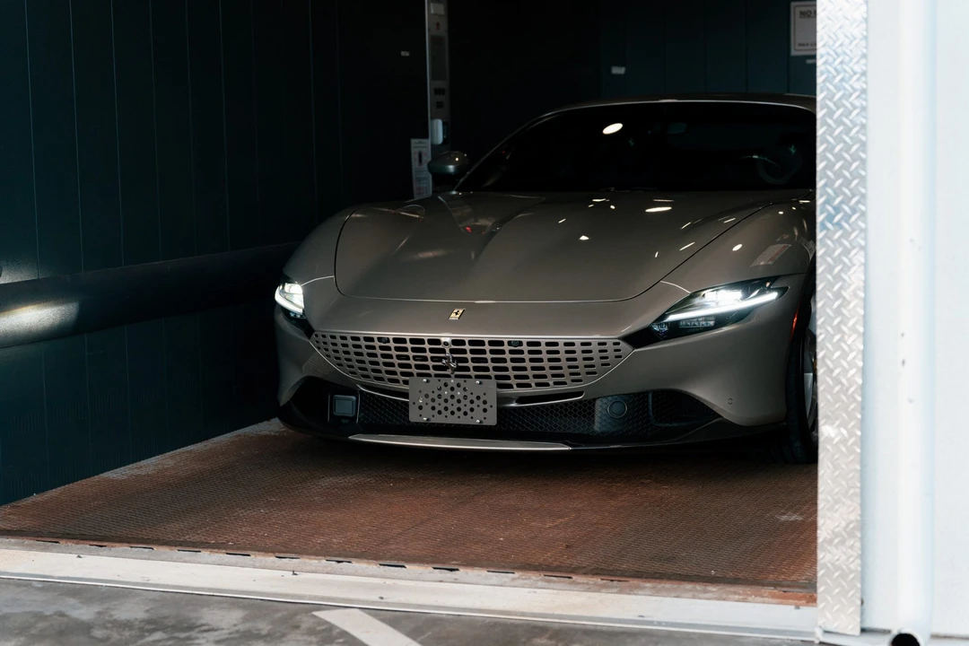 2023 Ferrari Roma - Image 21 of 31