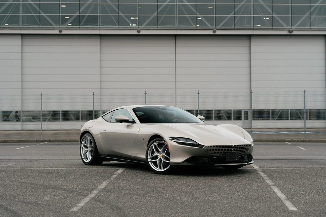 2023 Ferrari Roma - Image 14 of 31