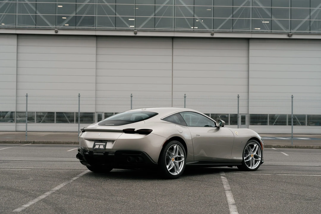 2023 Ferrari Roma - Image 13 of 31