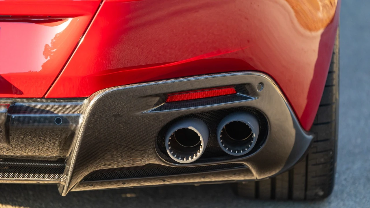 2023 Ferrari Roma - Image 28 of 31